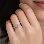 Minimal Classic Solitaire Ring