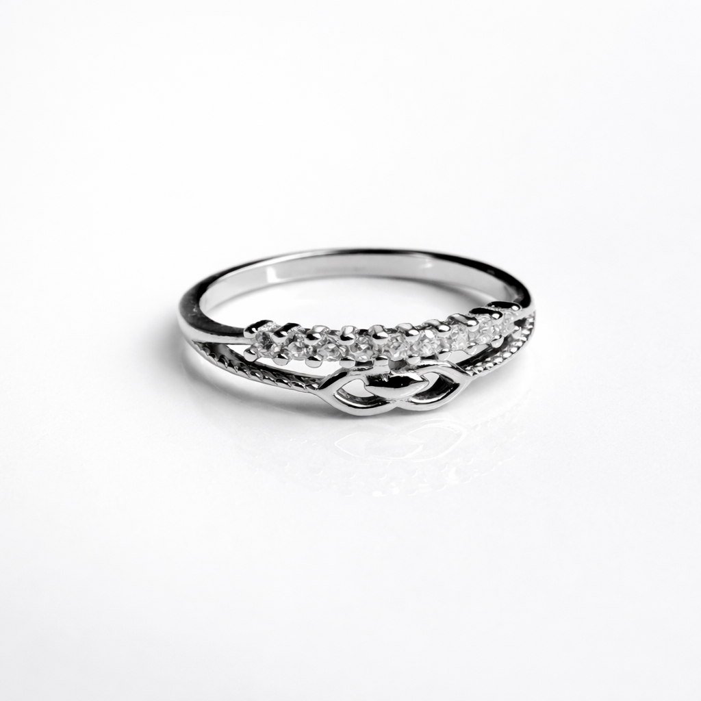 Elegant Stone Curve Ring