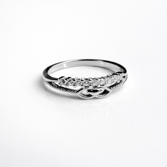 Elegant Stone Curve Ring