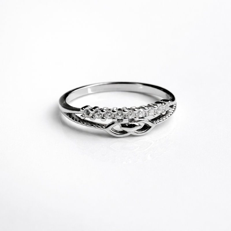 Elegant Stone Curve Ring